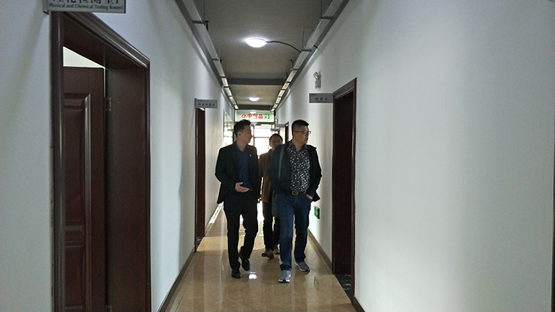 山(shān)東(dōng)尚生(shēng)農(nóng)牧白(bái)總參觀檢測中心