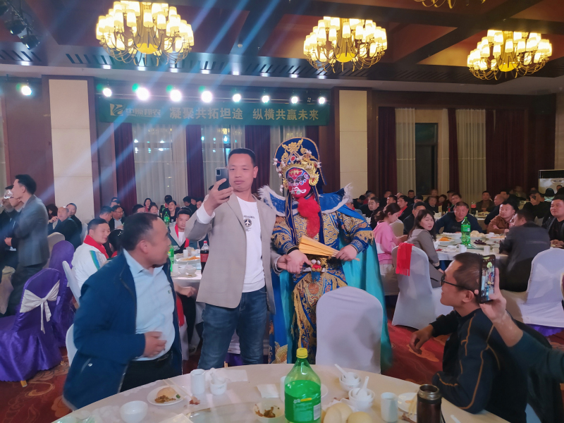 戮力同行(xíng) · 逐夢未來(lái)—— 中原邦農(nóng)集團2021年(nián)第一(yī)季度大(dà)會(huì)暨新品發布會(huì)圓滿落幕